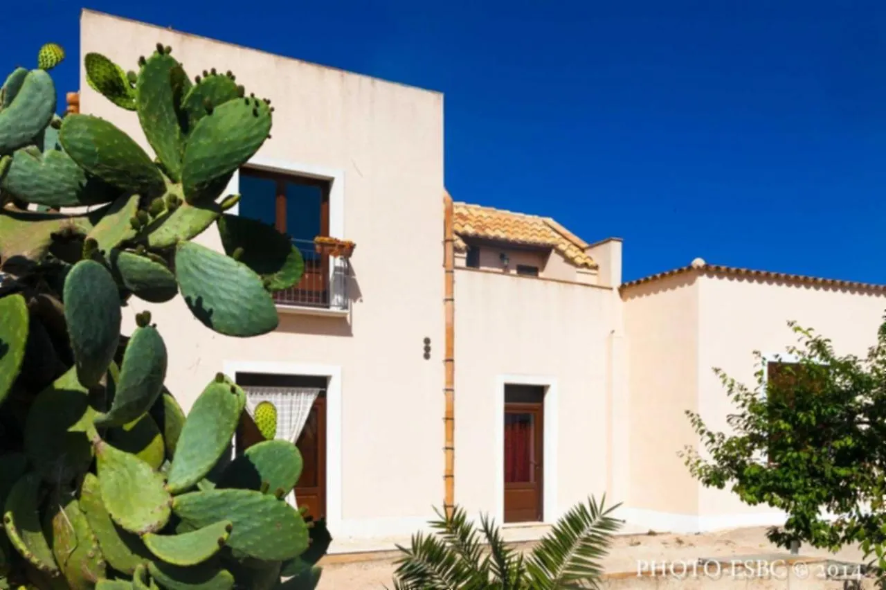 Casolare Nelle Saline Bed & Breakfast Torre Nubia 3*,